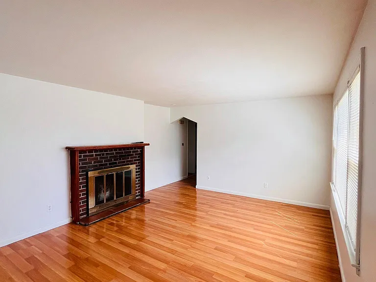 91 Green Manor Rd — Photo 4