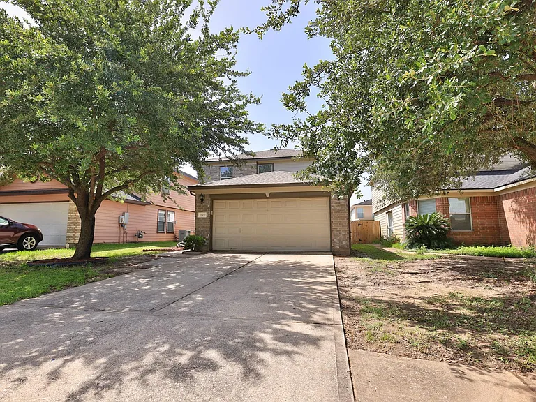 15422 Ferness Ln — Photo 3