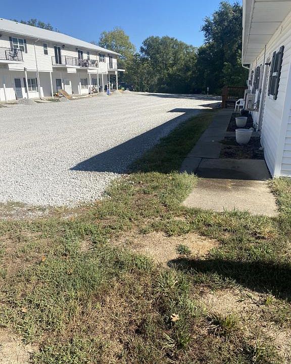 1st image of 604 W Jackson St
