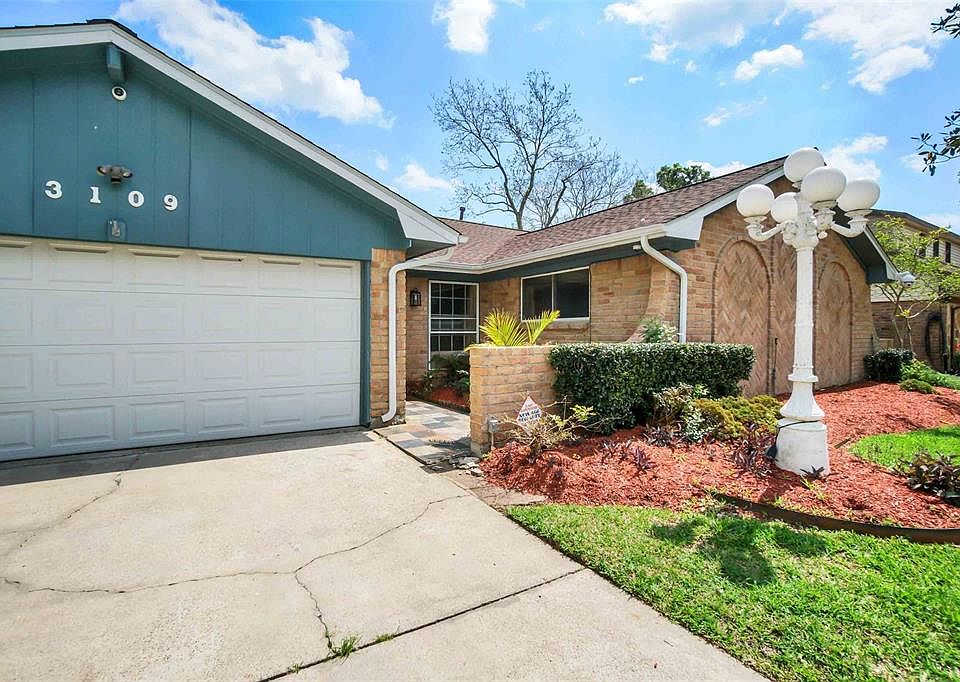 1st image of 3109 Bayou St
