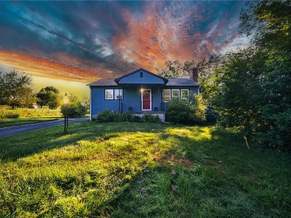 39 Warn Avenue, Pine Bush, NY 12566