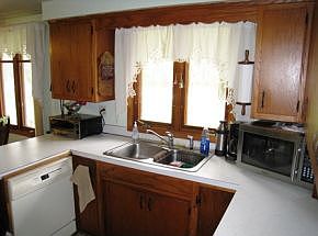 3rd image of 1039 Lake Park St