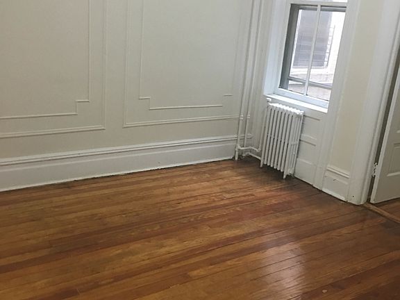 5th image of 71-5 67th Pl