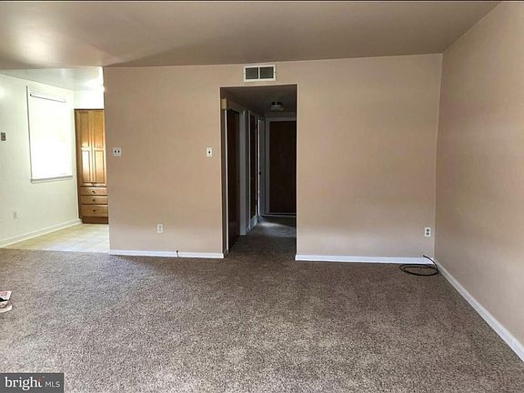 2nd image of 1233 Fuller St Floor 1