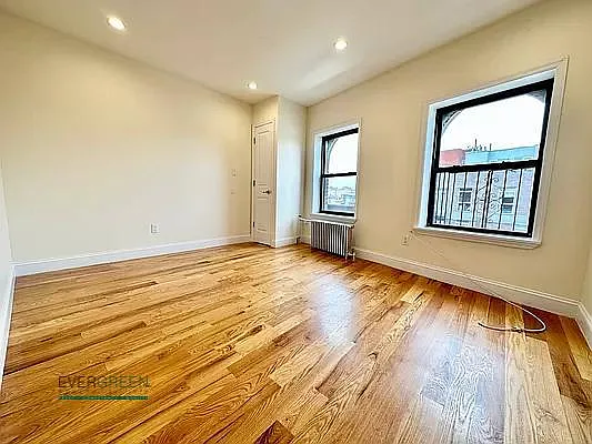24 Rogers Ave #4L — Photo 5