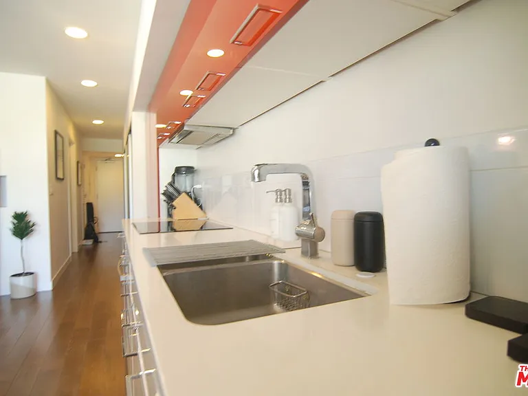 901 S Flower St #505 — Photo 12
