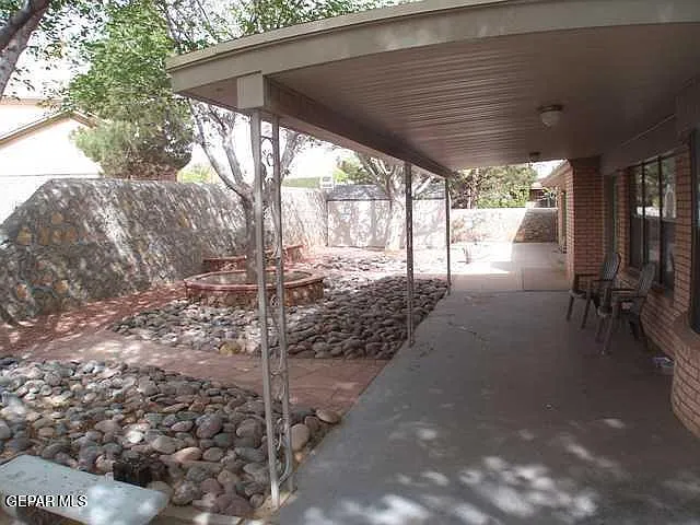 1633 Charles Owens Dr E — Photo 13