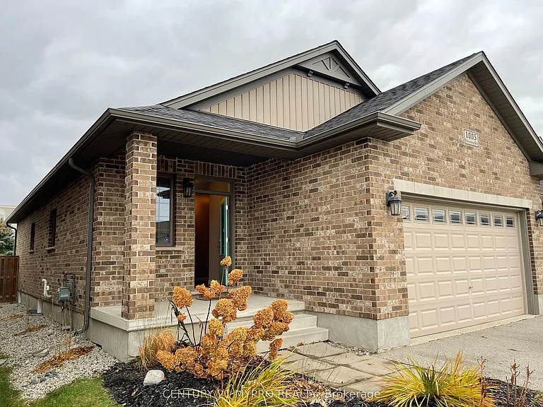 1005 Oakcrossing Gate — Photo 2