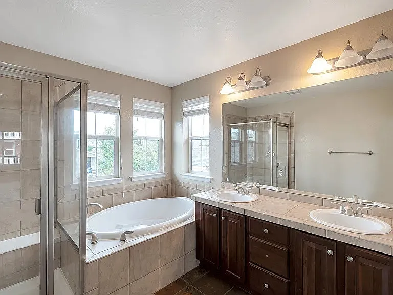 5255 Clovervale Cir — Photo 15