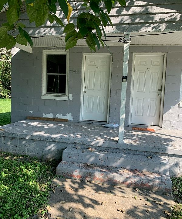 1st image of 2233 E Washington St #B