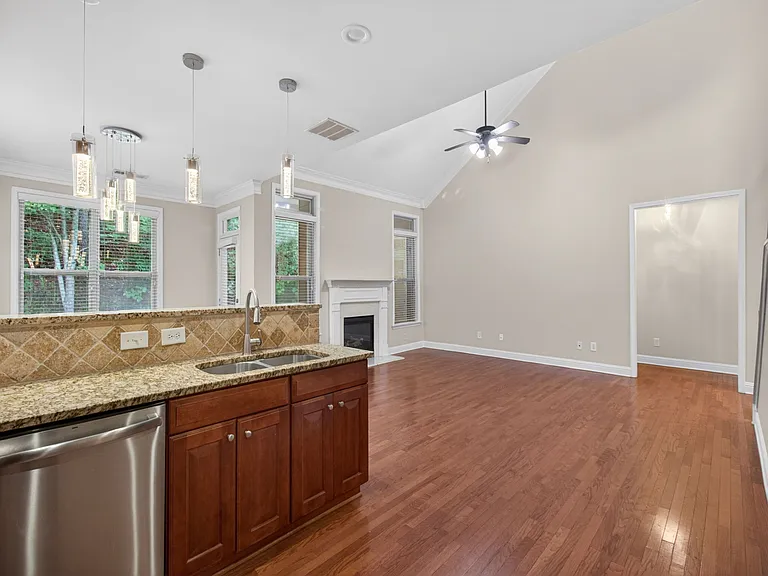 2935 Whitfield Ave — Photo 51