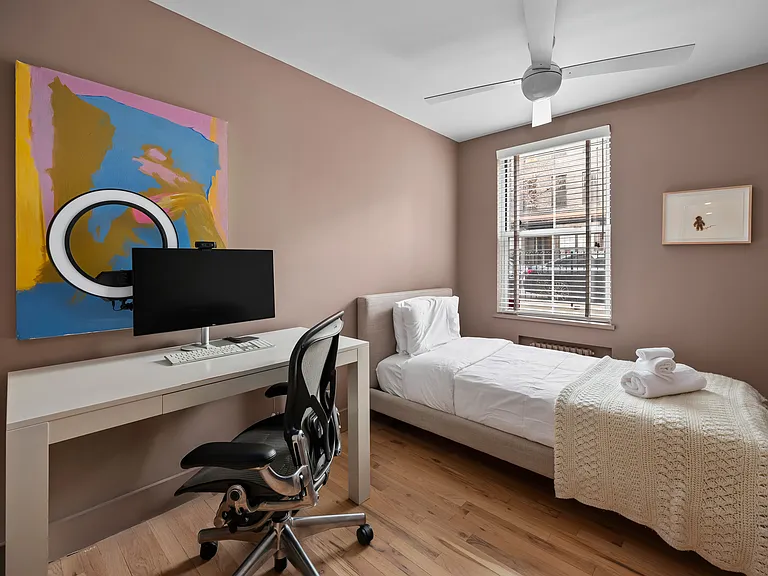 160 Ainslie St #1 — Photo 12