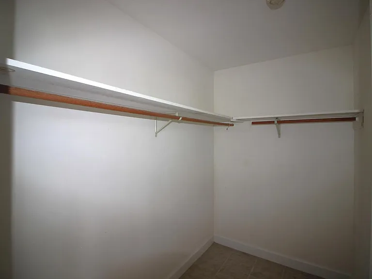 212 N Main St — Photo 16
