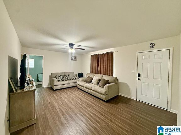 3rd image of 3207 Fortner Ln