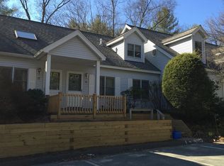 14 Pines Edge Dr, Northampton, MA 01060