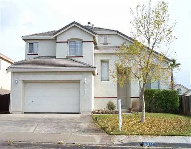 2349 Newport Dr photo 1