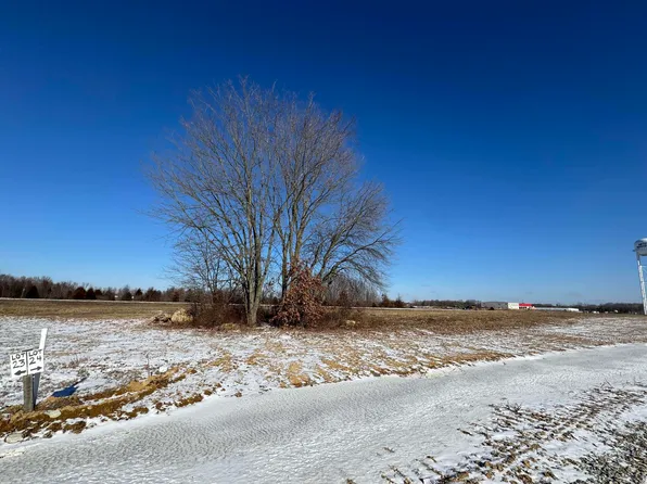 24 Blue Bird Pie Rd, Mitchell, IN 47446