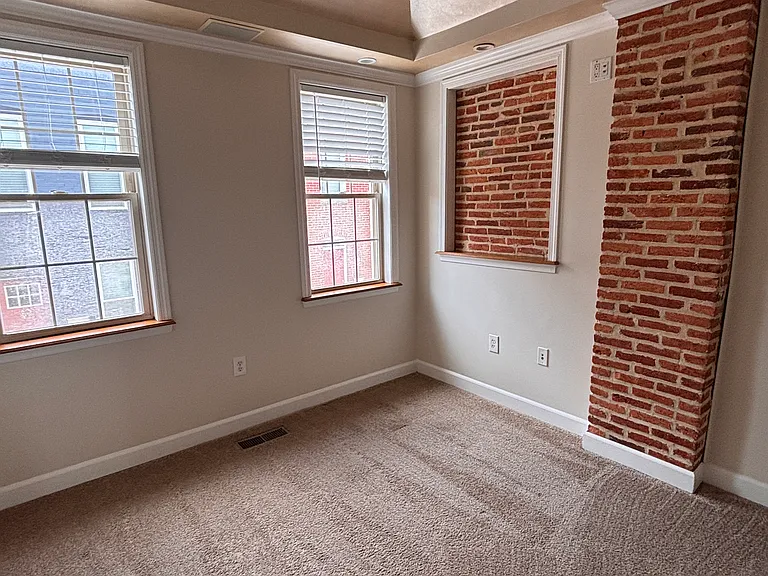119 N Bradford St — Photo 13