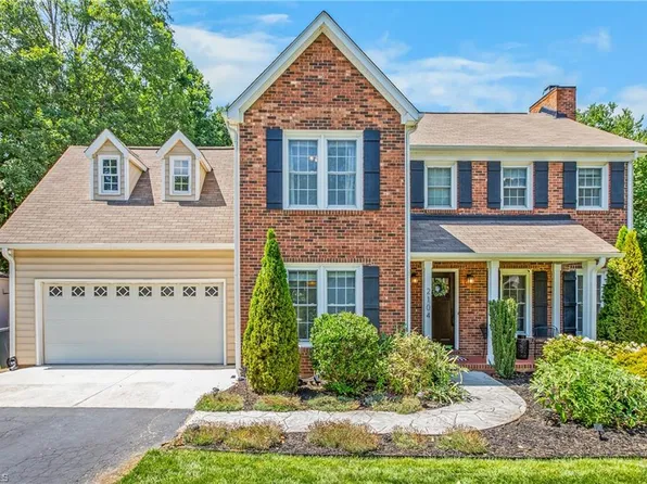 2104 Eagle Valley Ct, Kernersville, NC 27284