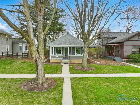 237 E 5th St, Perrysburg, OH 43551