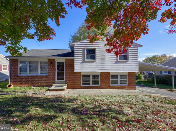 67 Fresh Meadow Dr, Lancaster, PA 17603