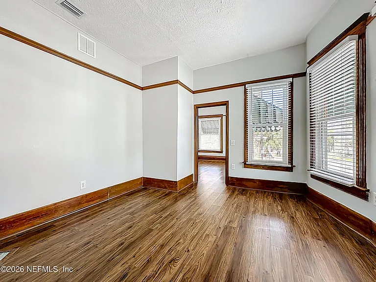 138 E Duval St — Photo 39