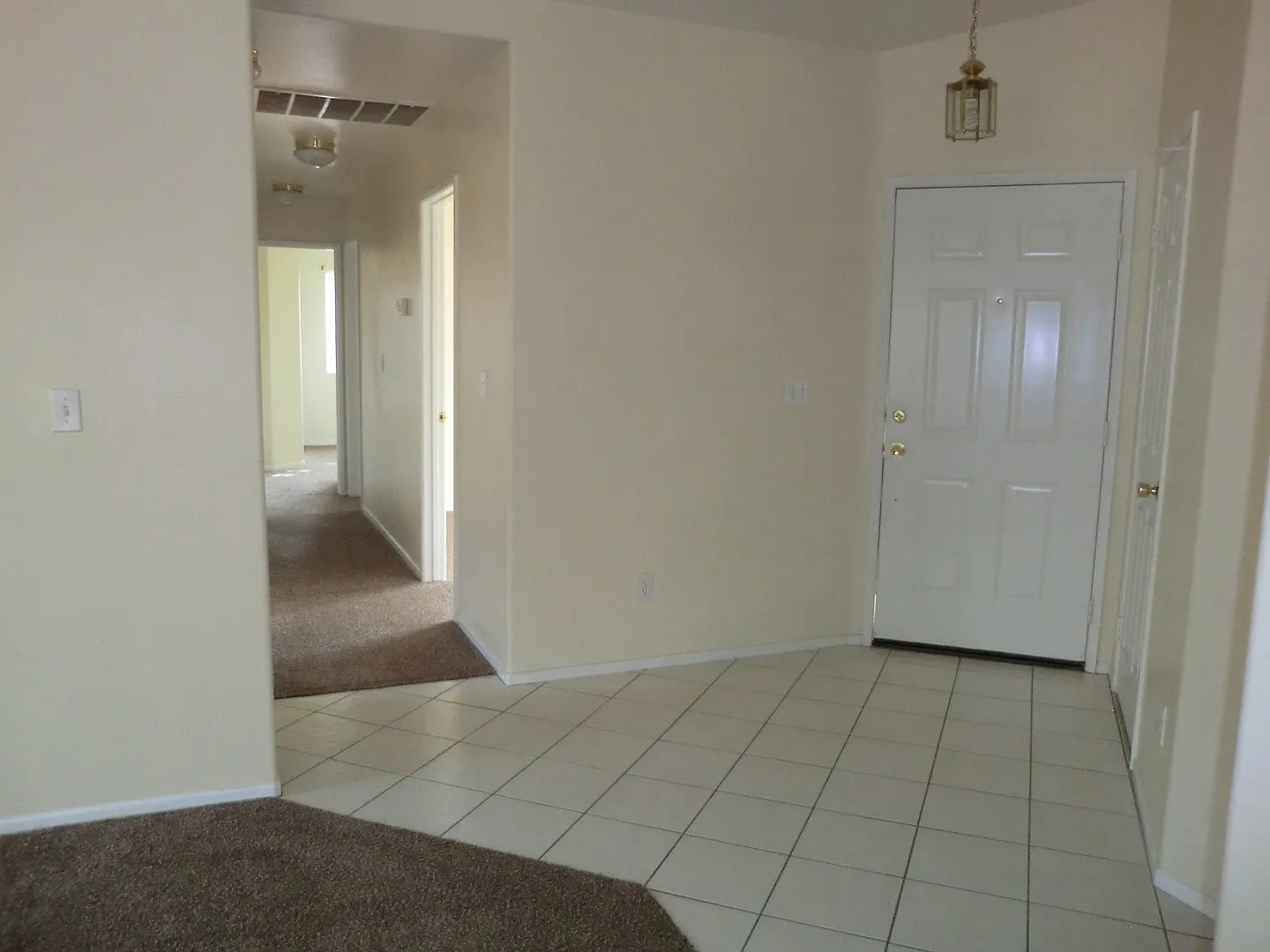 Beautiful Home in Silver Creek! — Photo 4