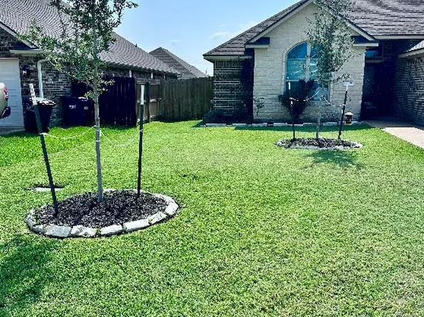 1004 Dove Run Trl, College Station, TX 77845