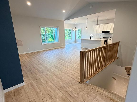 3rd image of 7890 Dogwood Dr