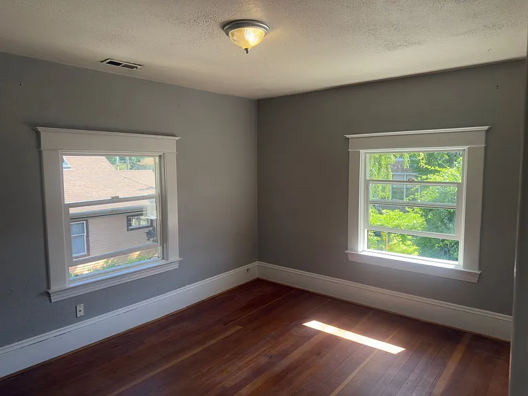 4853 NE 6th Ave — Photo 23