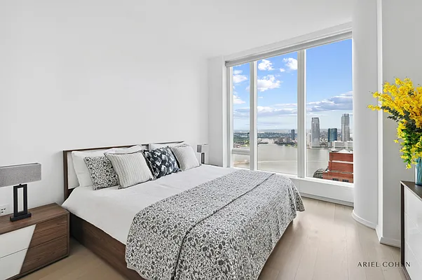 Rented by Douglas Elliman | media 31