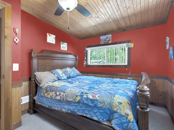 132 Red Fox Dr, Dover, TN 37058