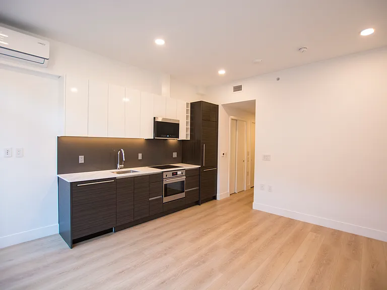 333 Carrall St #206 — Photo 6