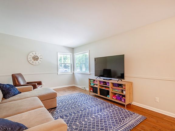 4th image of 620 Highland Ave