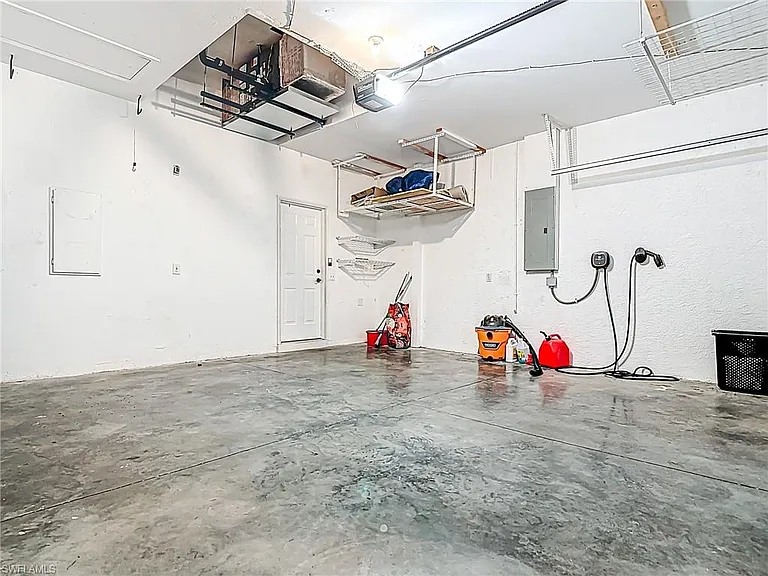 351 Pindo Palm Dr — Photo 33