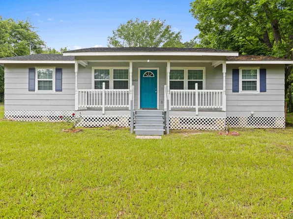 1605 Chestnut St, Gladewater, TX 75647