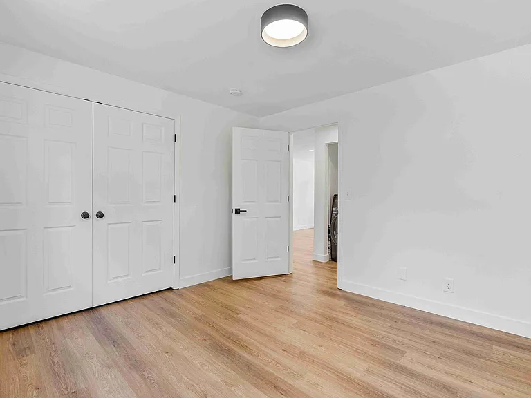1016 E 900 S — Photo 15