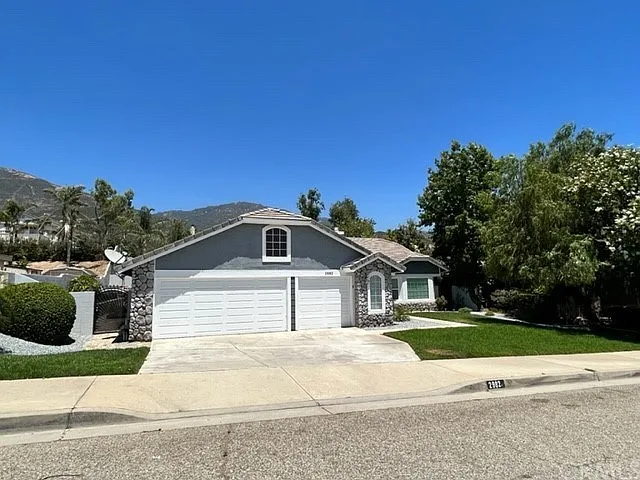2982 W Briarwood Dr — Photo 1