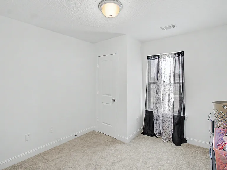 76 Saint Johns Ct — Photo 24