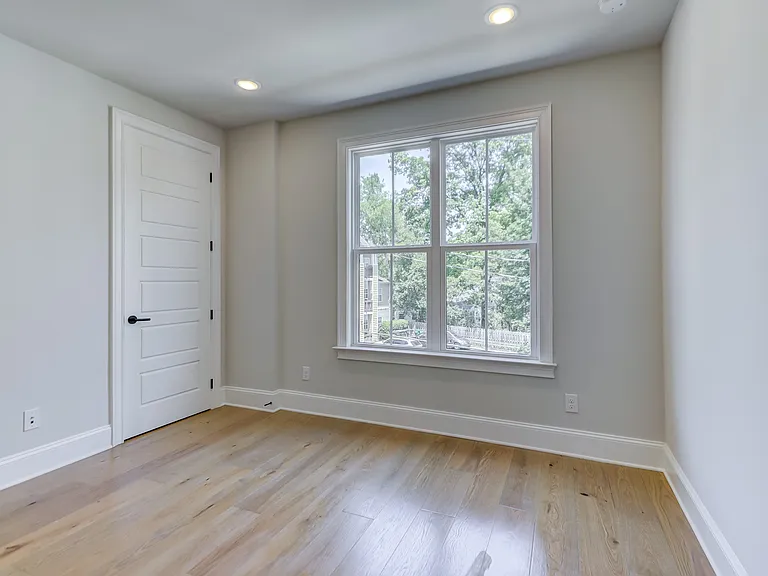 1107 Parkside Greenway Dr — Photo 30