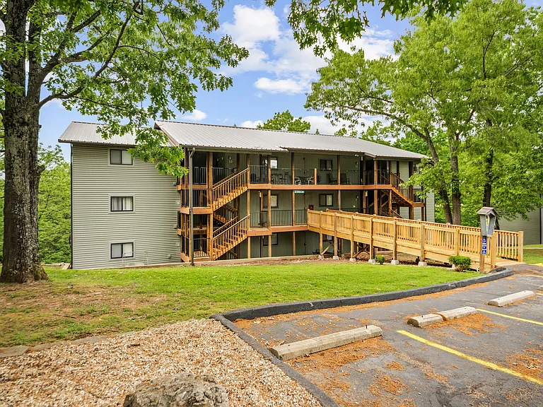 437 Notch Ln #5 — Photo 2