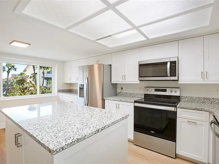 150 Marina Del Rey Ct — Photo 14