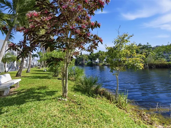 52 NE 204th St APT 6, Miami Gardens, FL 33179