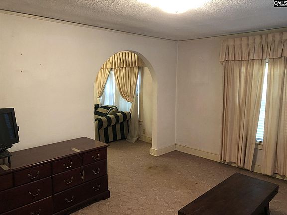 4th image of 923 Vernon Ct