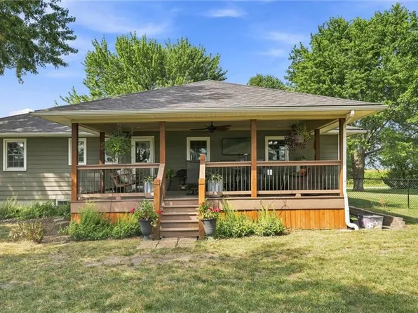 23265 W 287th St, Paola, KS 66071