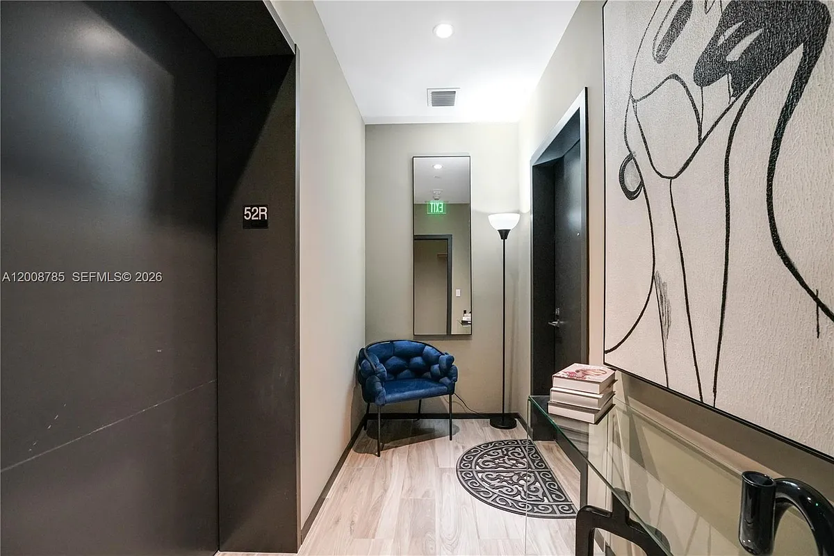 Building Photo - 801 S Miami Ave #5206