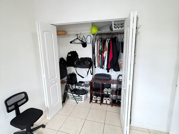 1021 NW 3rd St APT 301, Miami, FL 33128