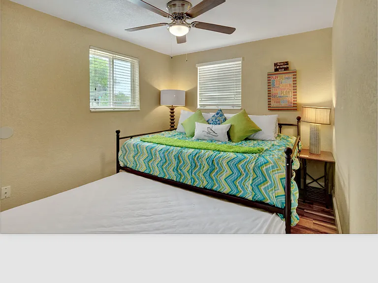 1315 S Wolff St — Photo 11
