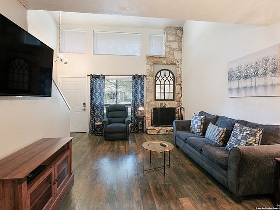 5th image of 3843 Barrington St #108 B