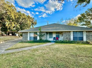 744 Pipeline Ct, Hurst, TX 76053